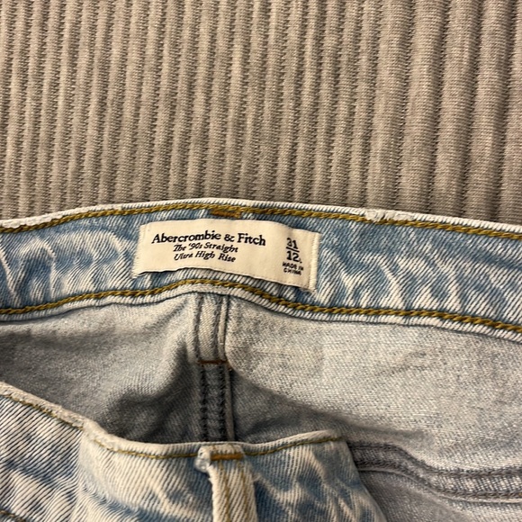 Abercrombie and Finch The 90s Straight Ultra High Rise Size 31 / 12 - Picture 2 of 5